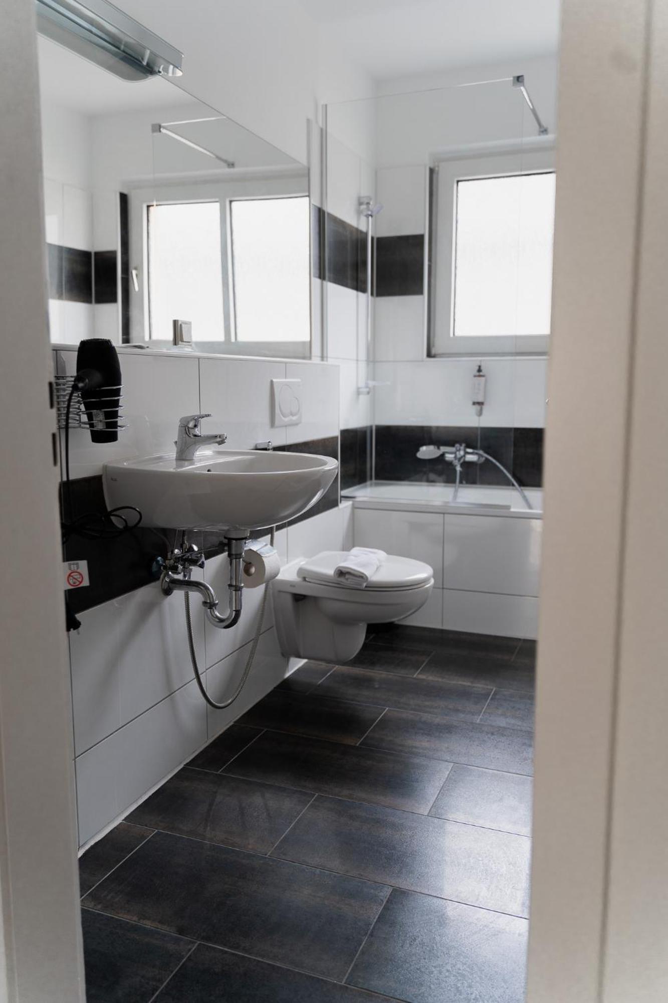 Gemuetliche & Individuelle Ferienwohnungen In Krefeld - Junik Apartments الغرفة الصورة